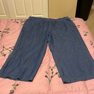 Croft & Barrow Crop pants.  Size XL.  New Never Worn